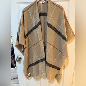 Old Navy Cozy Tan and Black Shawl plaid wrap cozy staple